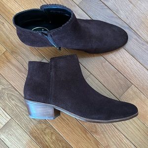 New! Jack Rogers Bailee Suede Booties Size 10 Color is Dark Espresso
